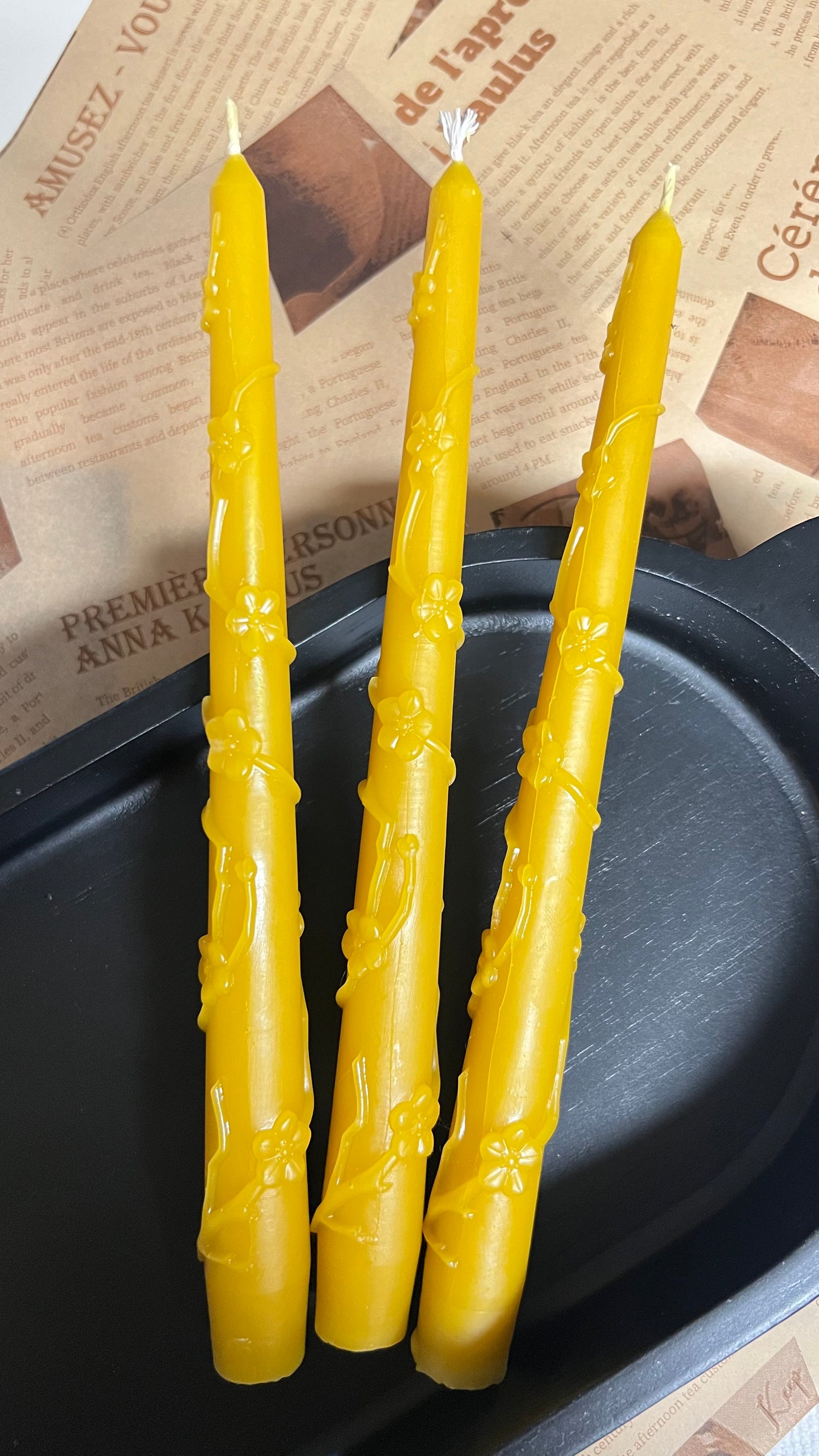 Organic Hand-Poured 100% Pure Beeswax Taper Bees Candles (9 inch) Bzz