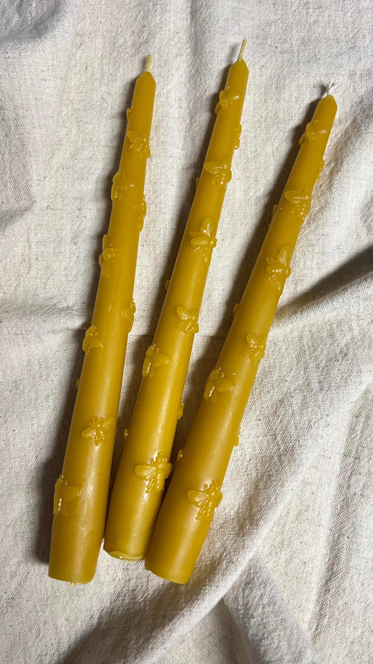 Organic Hand-Poured 100% Pure Beeswax Taper Bees Candles (9 inch) Bzz
