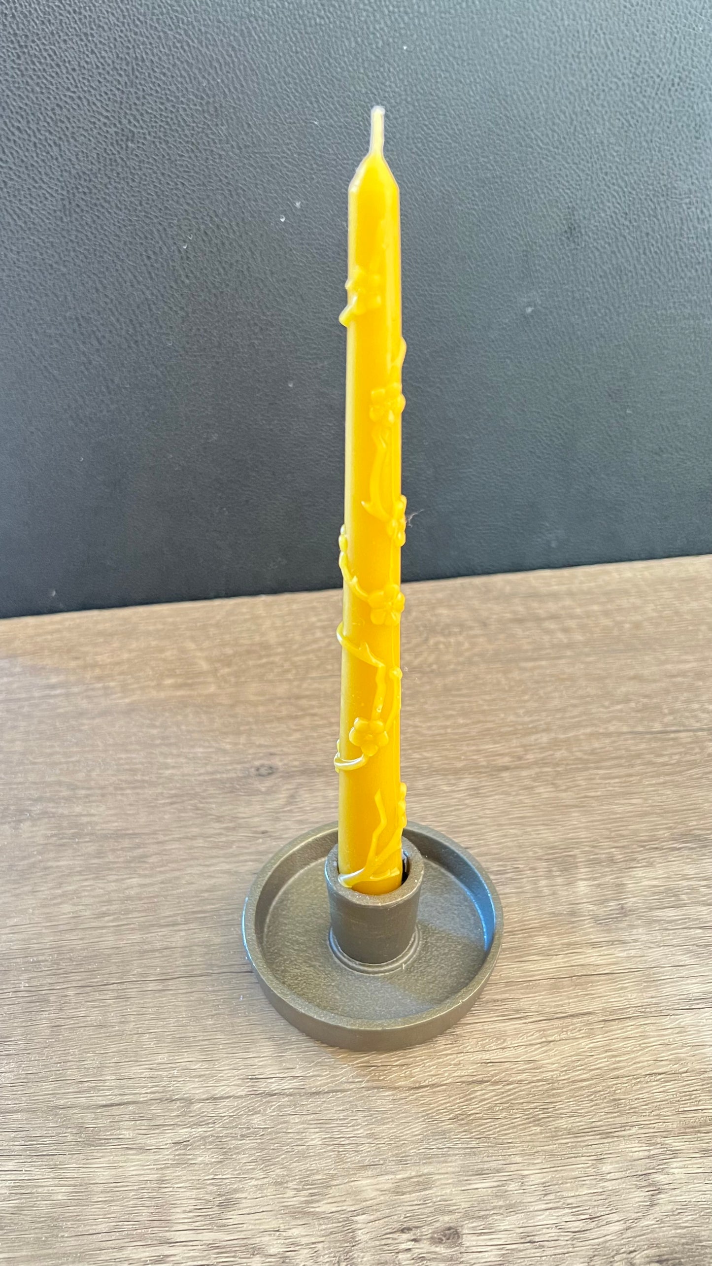 Organic Hand-Poured 100% Pure Beeswax Taper Bees Candles (9 inch) Bzz