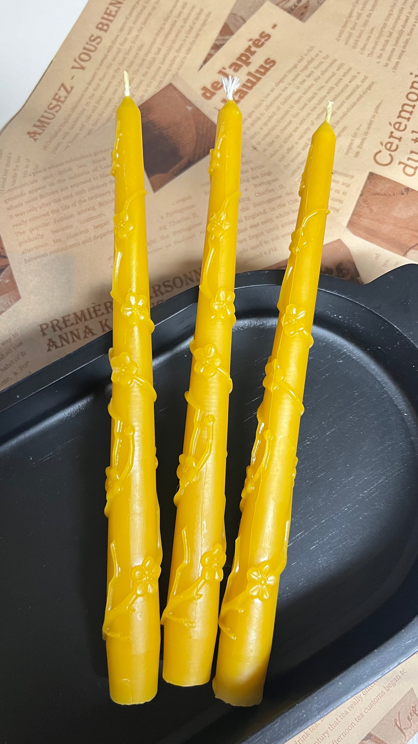 Organic Hand-Poured 100% Pure Beeswax Taper Bees Candles (9 inch) Bzz