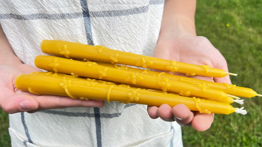 Organic Hand-Poured 100% Pure Beeswax Taper Bees Candles (9 inch) Bzz
